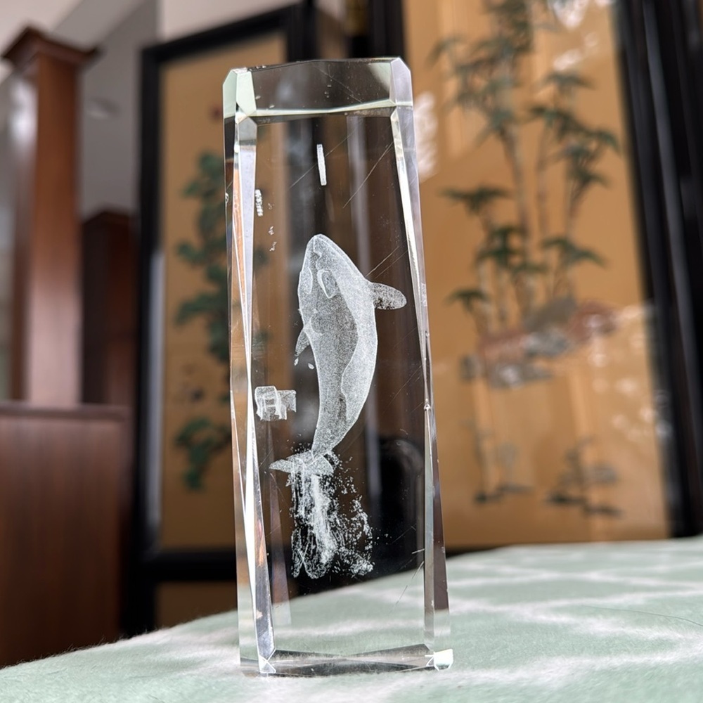 Alaska Glass Orca whale Figurine - Picture 4 of 6